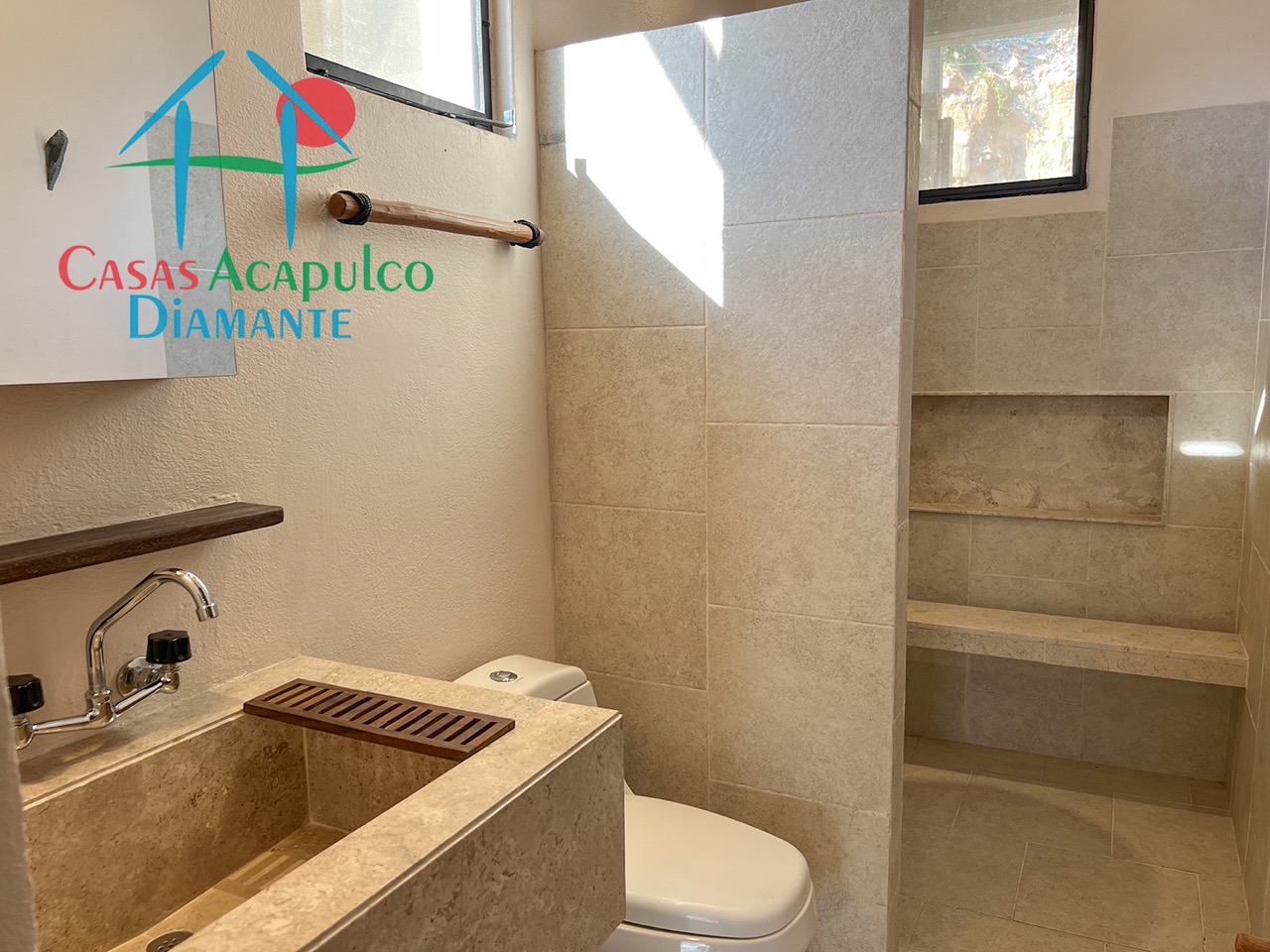 Plaza Guitarrón departamento muestra - Baño completo 1